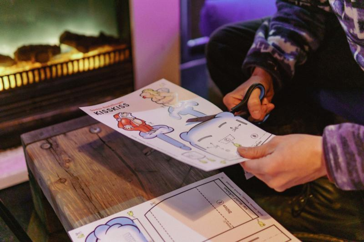 Preview: SANTA PAULI Bastelbogen Kiss Kiss